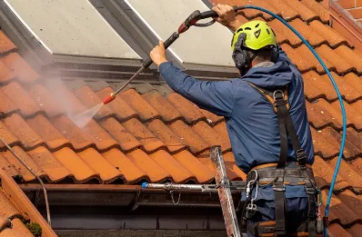 Démoussage et hydrofuge de toiture à Coutiches